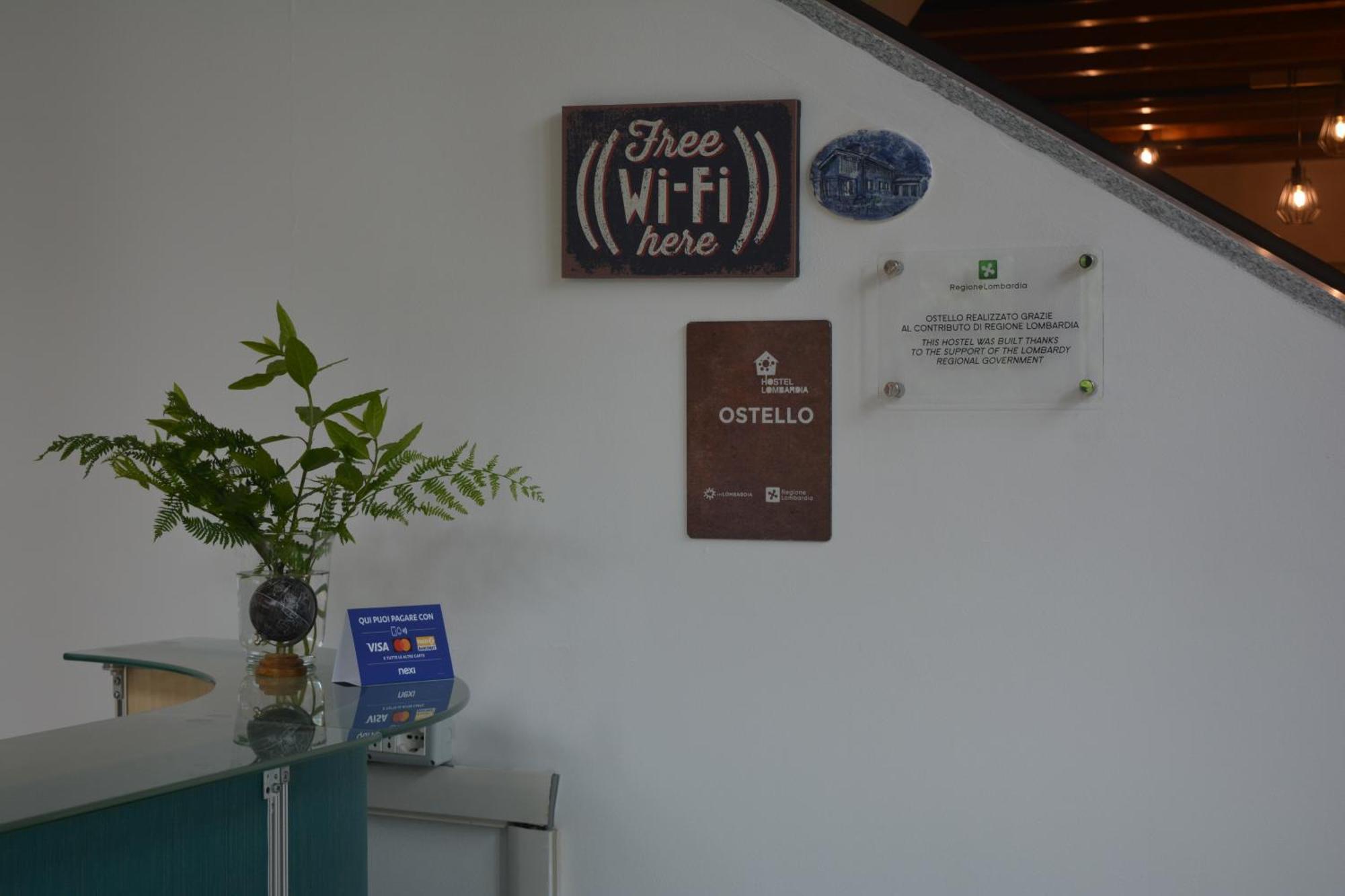 Casa Rossa Hostel *