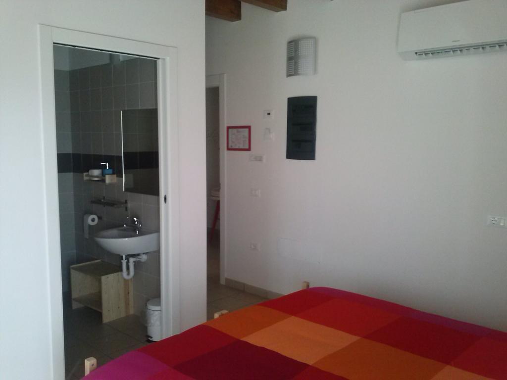 Hostel Casa Rossa Laveno-Mombello