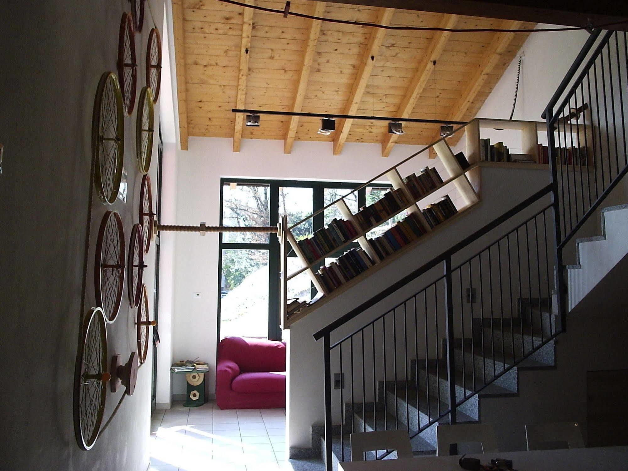 Casa Rossa Hostel *